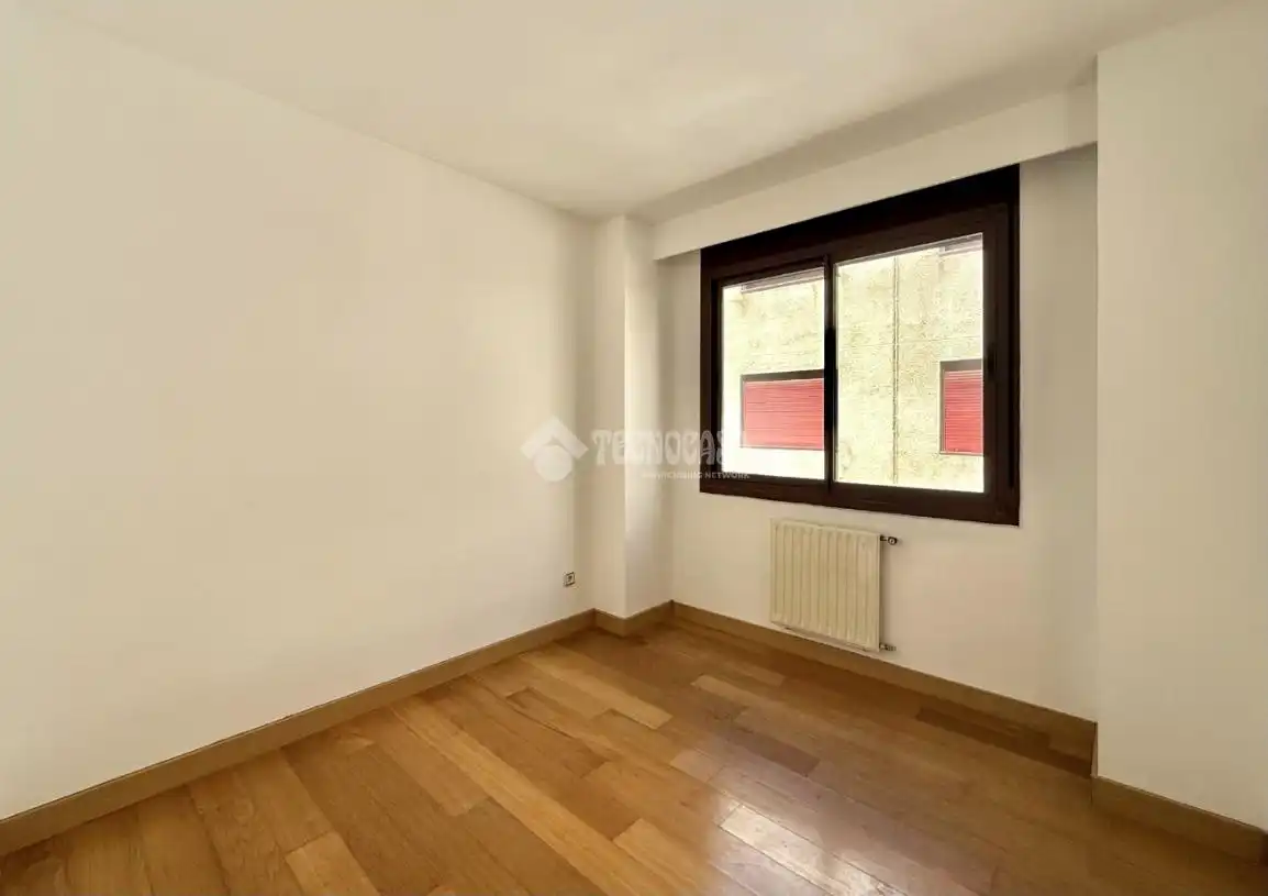 Bedroom of Flat for sale in Madrid  with Air Conditioner, Heating and Storage room