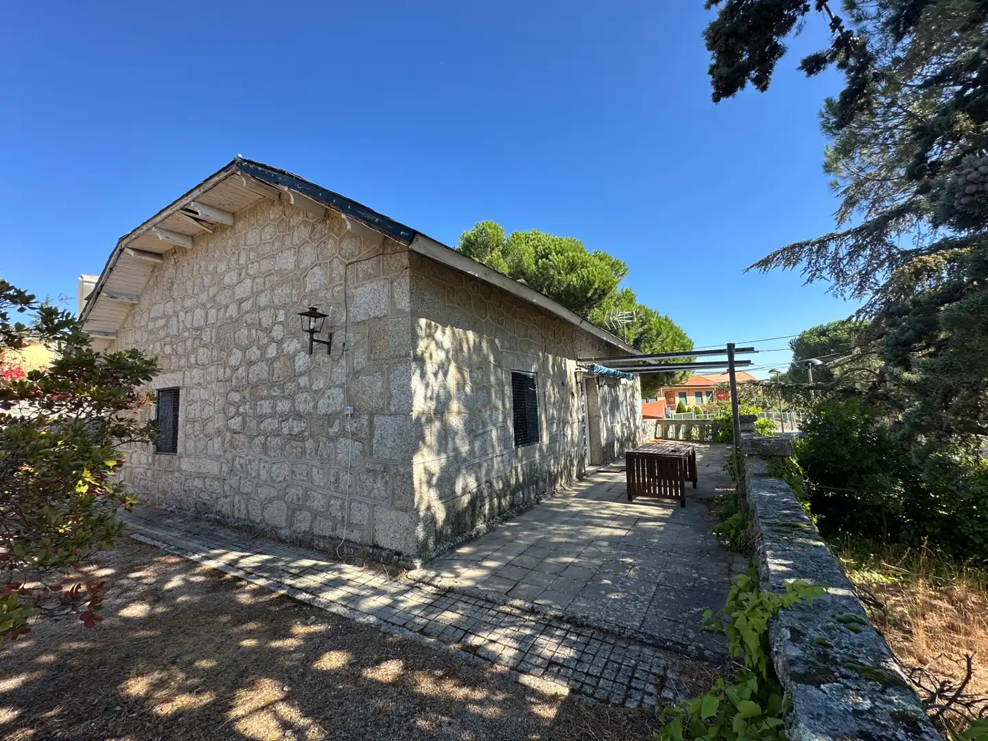 Vista exterior de Casa o xalet en venda en Hoyo de Manzanares amb Jardí privat i Balcó