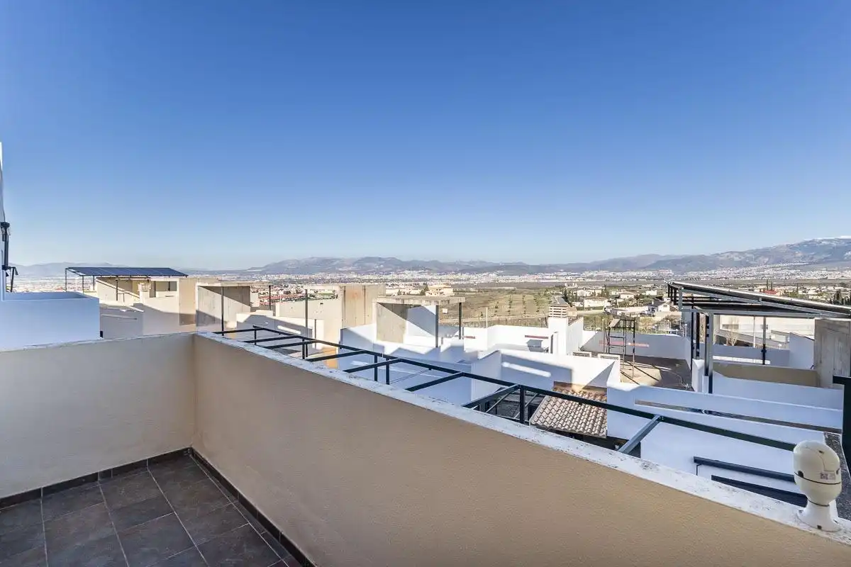 Terraza de Casa adosada en venta en Las Gabias con Piscina comunitaria