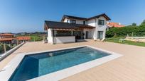 Piscina de Casa o xalet en venda en Suances amb Calefacció, Jardí privat i Terrassa