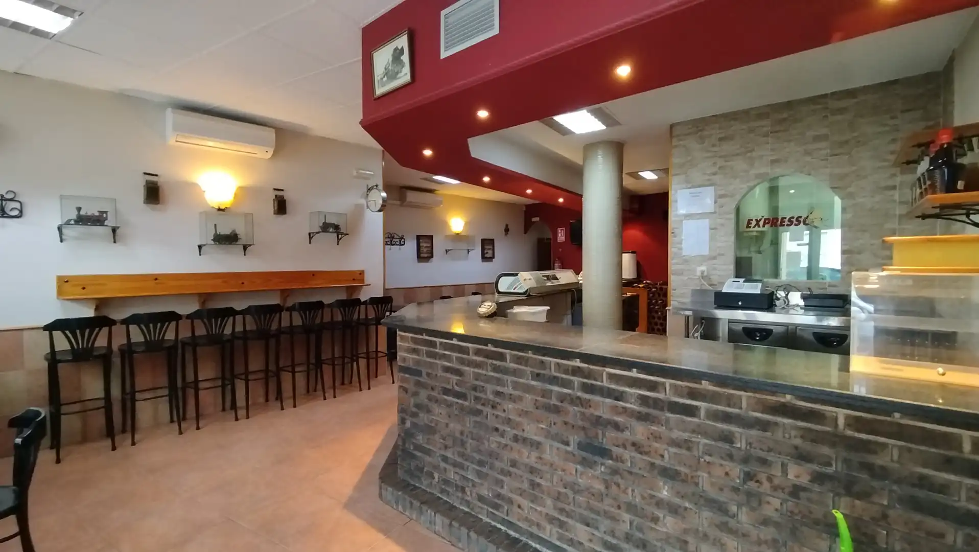 Local de alquiler en Azuqueca de Henares con Aire acondicionado, Calefacción y Amueblado