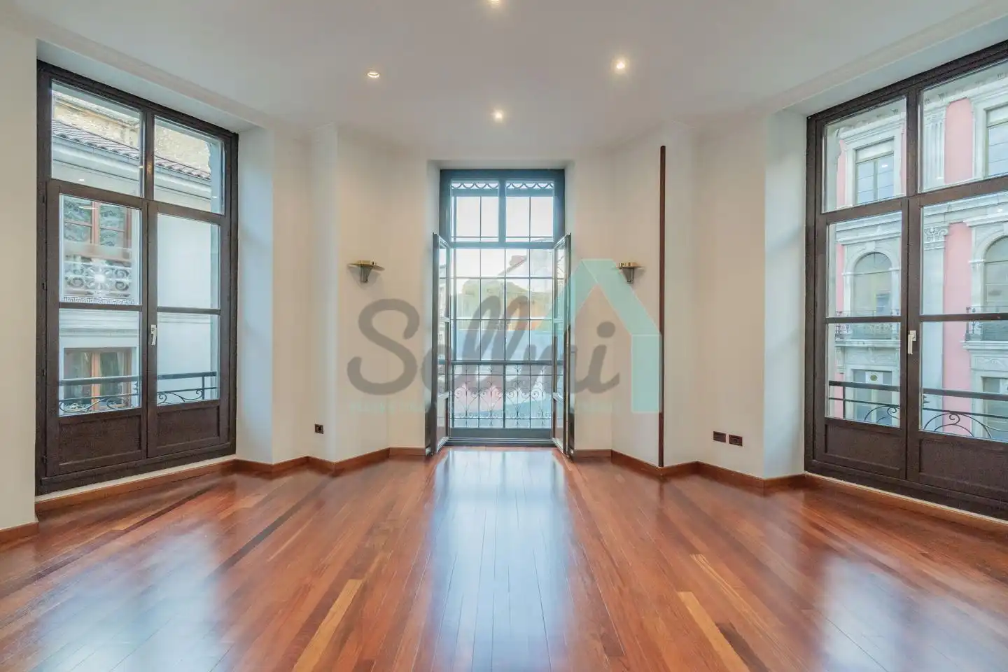 Oficina amb ascensor de lloguer a Calle Fruela