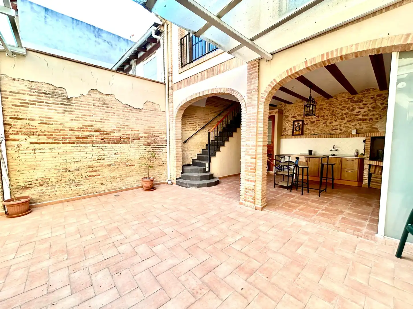 Terrasse von Haus oder Chalet zur Miete in Rafelbuñol / Rafelbunyol mit Klimaanlage, Heizung und Privatgarten