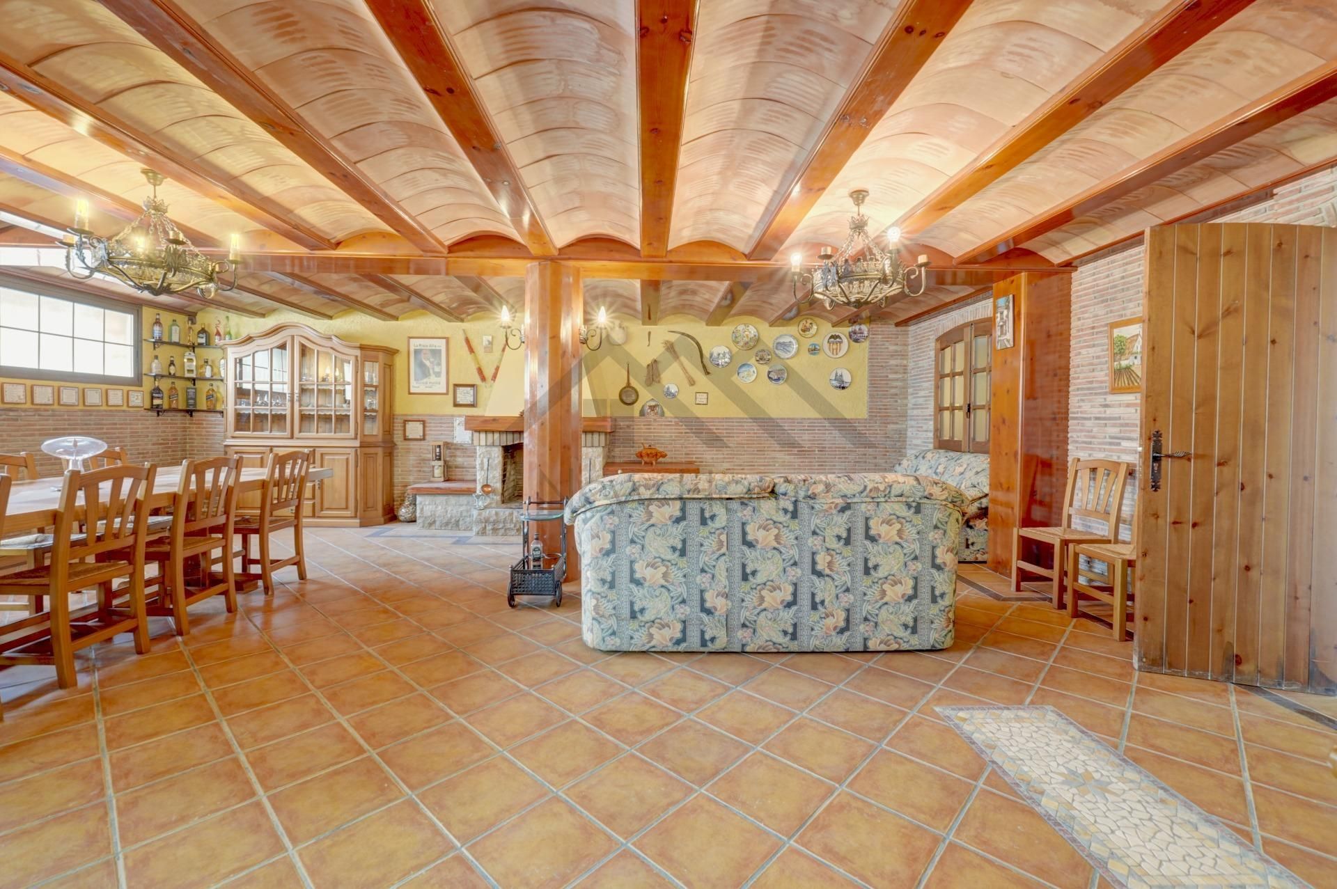 Sala d'estar de Casa o xalet en venda en Benaguasil amb Aire condicionat, Calefacció i Jardí privat