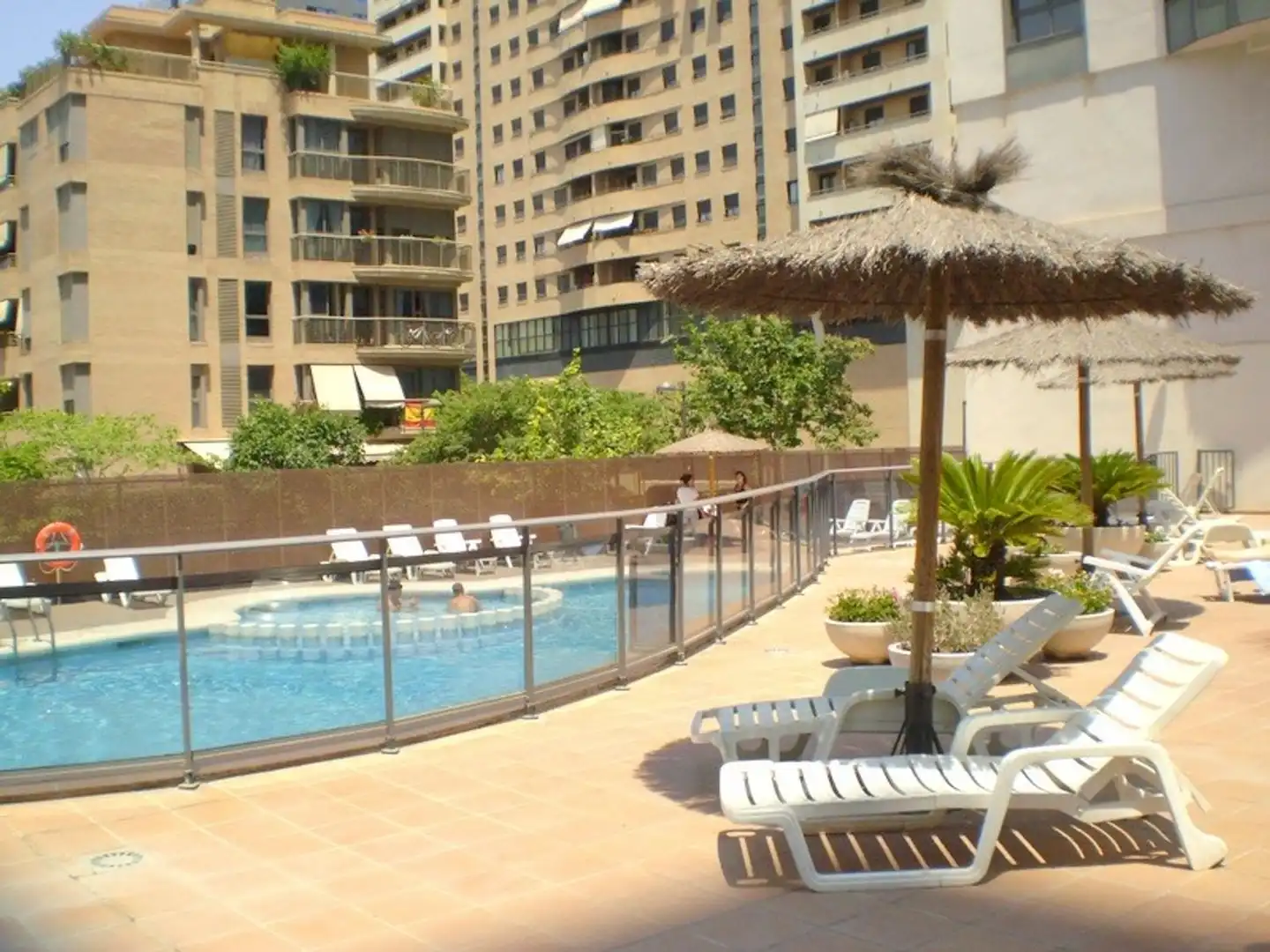 Piscina de Pis de lloguer en Valencia amb Aire condicionat, Calefacció i Traster