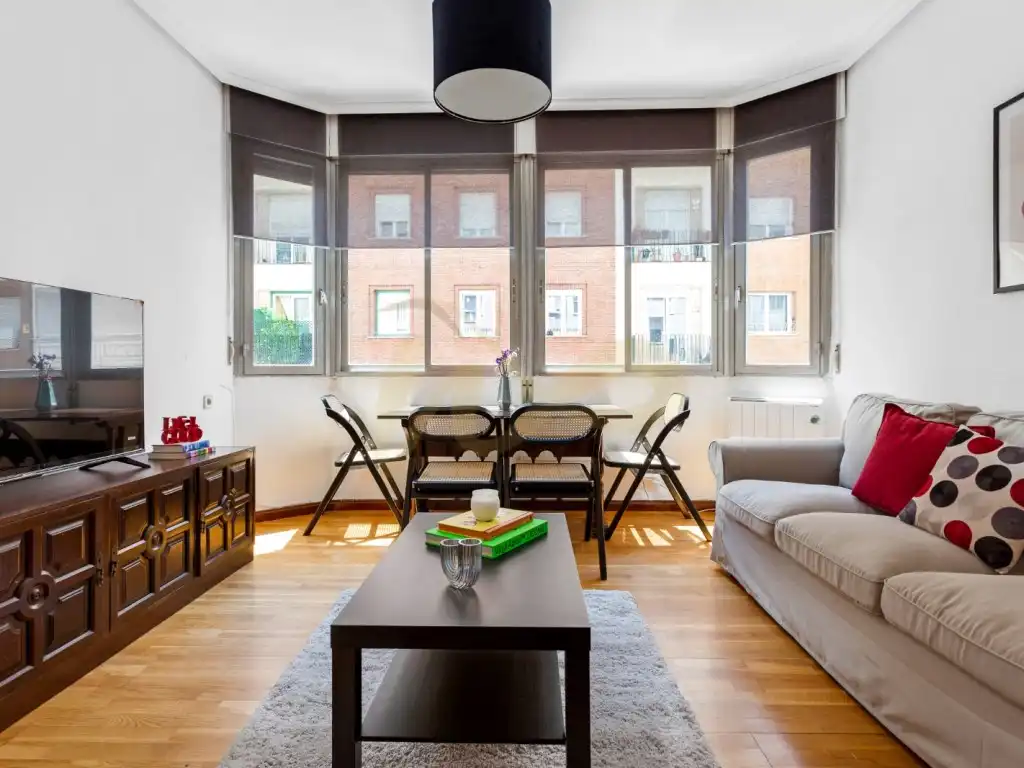Appartement avec ascenseur à louer à Avenida Filipinas