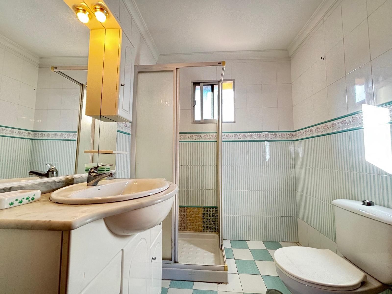 Bathroom of Flat for sale in La Línea de la Concepción