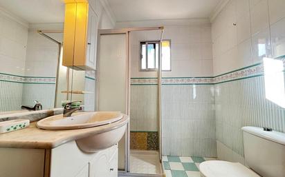 Bathroom of Flat for sale in La Línea de la Concepción