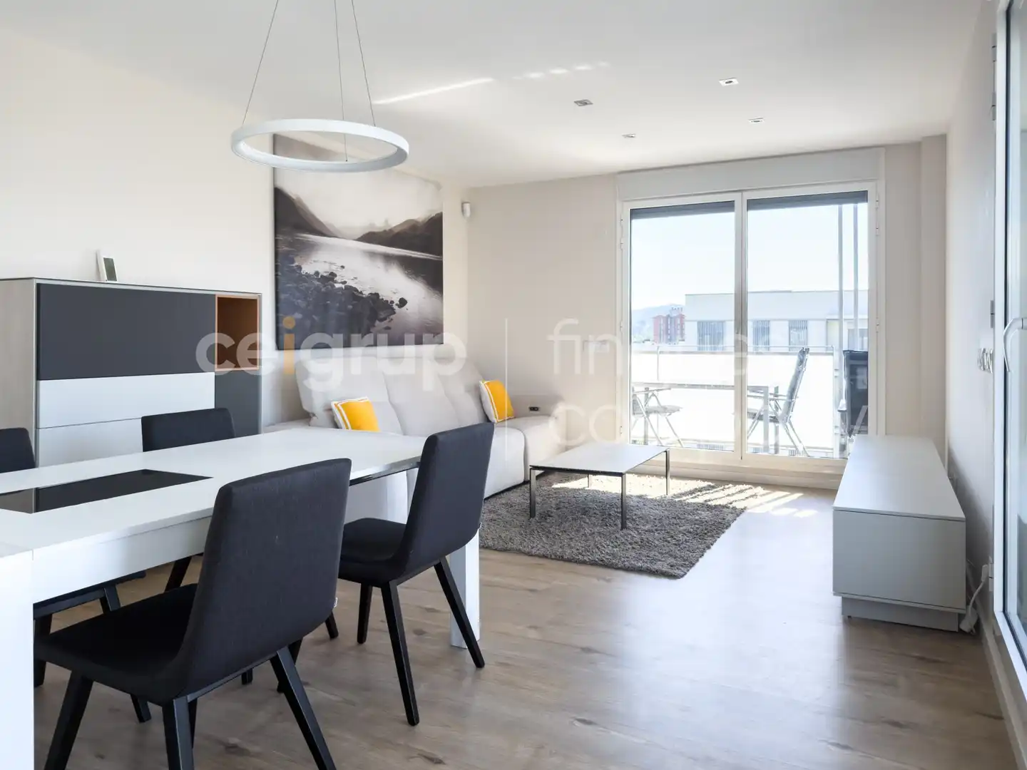 Wohnzimmer von Wohnung zur Miete in Girona mit Heizung, Abstellraum und Schwimmbad