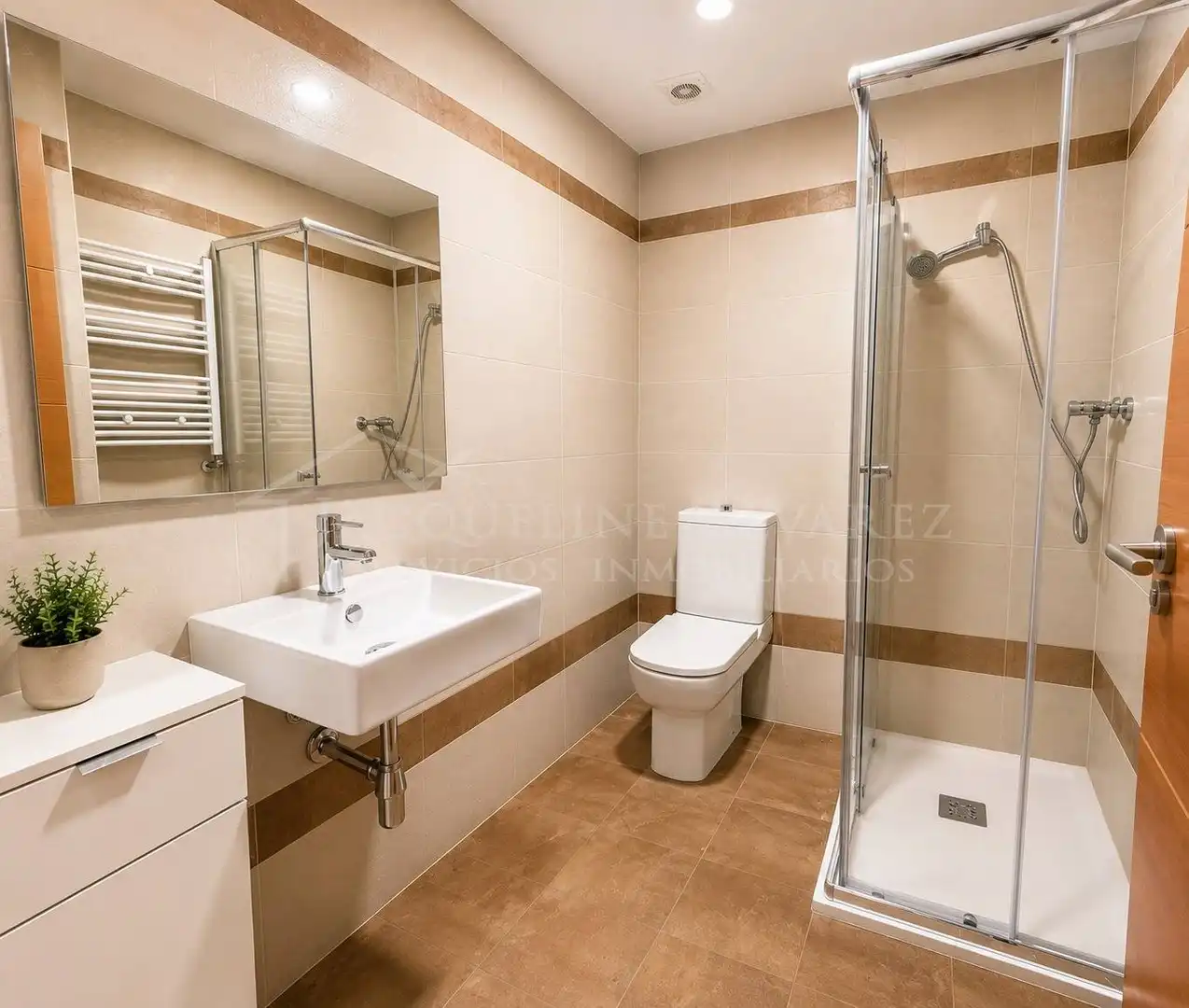 Bathroom of Flat for sale in Móstoles  with Air Conditioner, Heating and Furnished