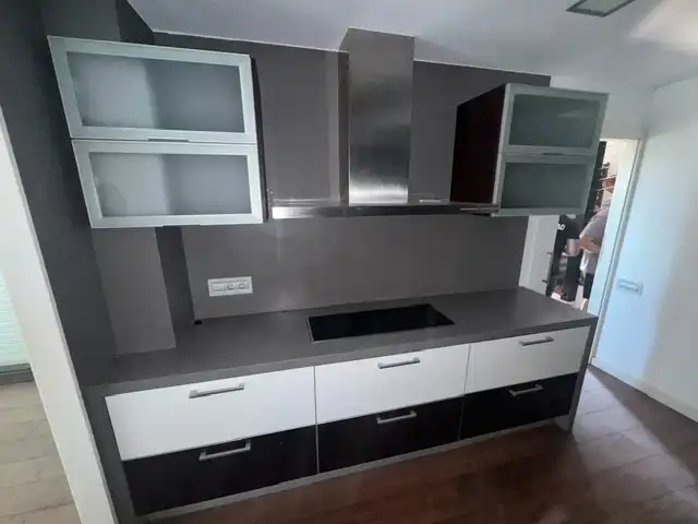 Cuina de Casa o xalet en venda en Pineda de Mar amb Calefacció, Jardí privat i Parquet