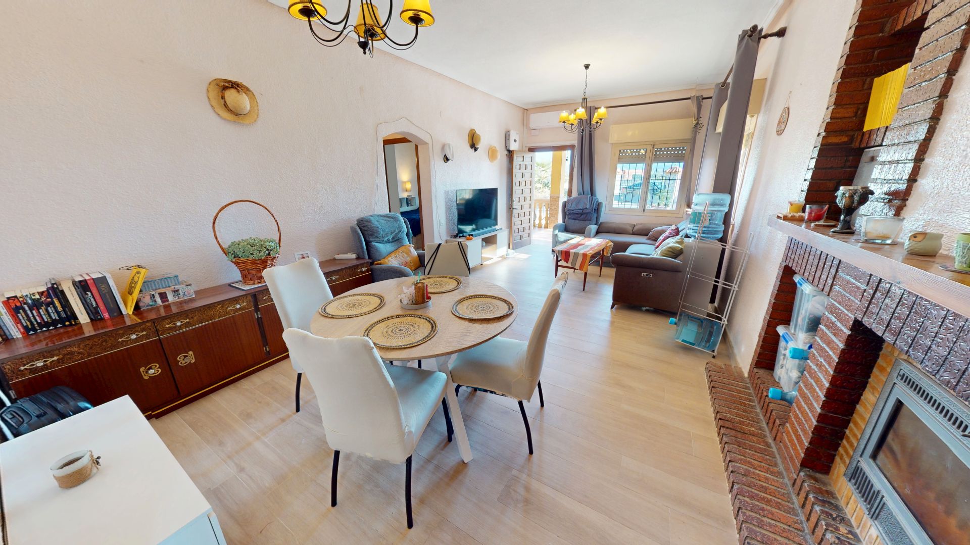 Menjador de Casa o xalet en venda en Alicante / Alacant amb Aire condicionat, Jardí privat i Piscina