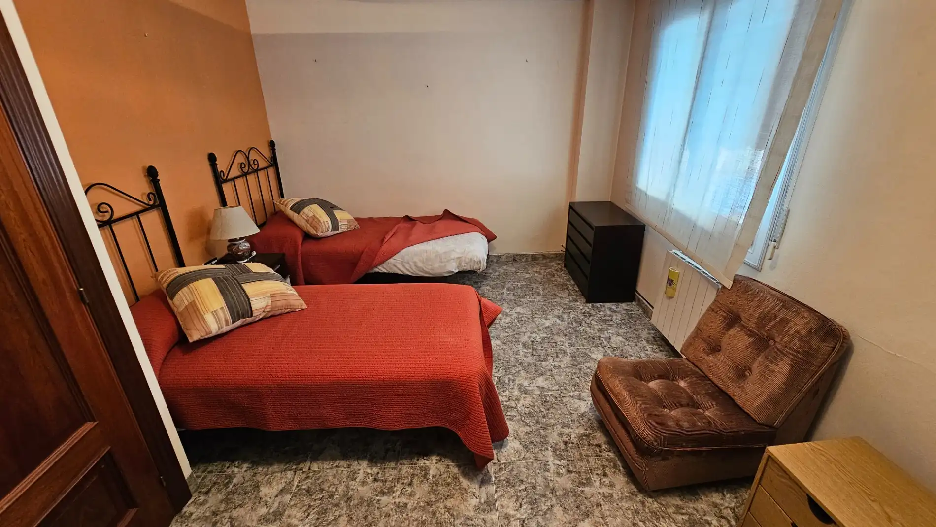 Dormitori de Casa adosada en venda en Sabadell amb Aire condicionat, Calefacció i Terrassa