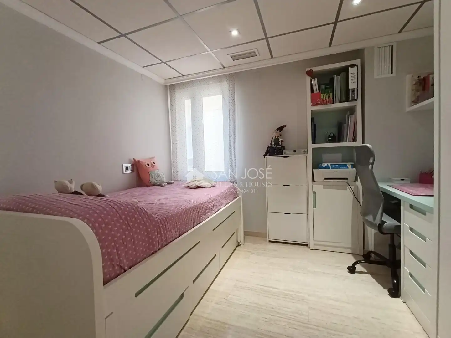 Habitación de Ático en venta en Novelda con Aire acondicionado, Calefacción y Balcón