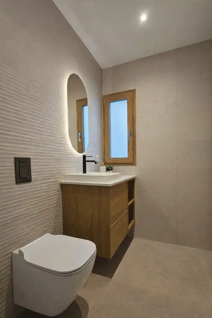 Bathroom of Houses for sale in Alaquàs  with Air Conditioner, Terrace and Furnished
