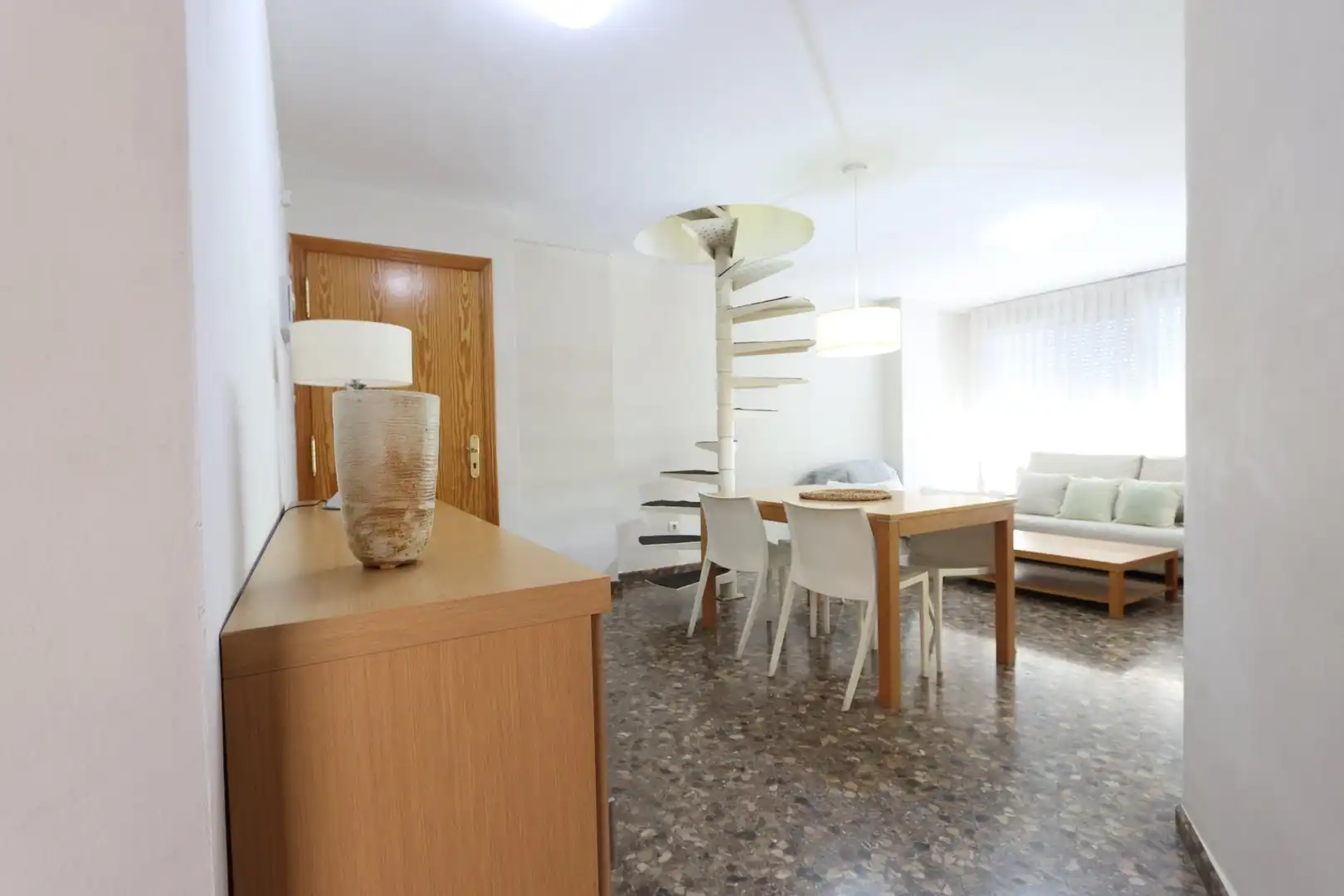 Sala de estar de Ático en venta en La Pobla de Vallbona con Calefacción, Terraza y Trastero