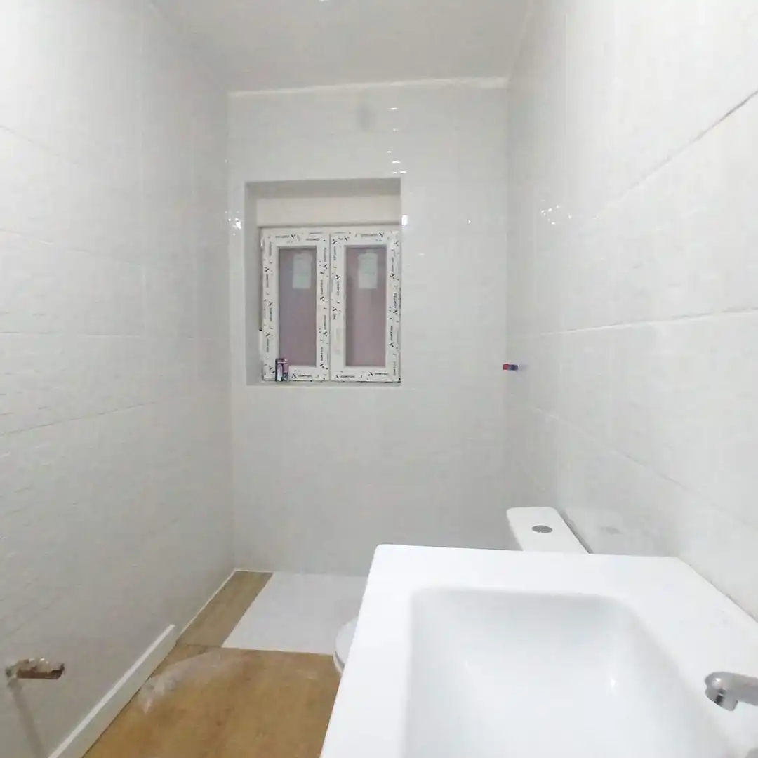 Baño de Apartamento en venta en San Andrés del Rabanedo con Parquet y Trastero