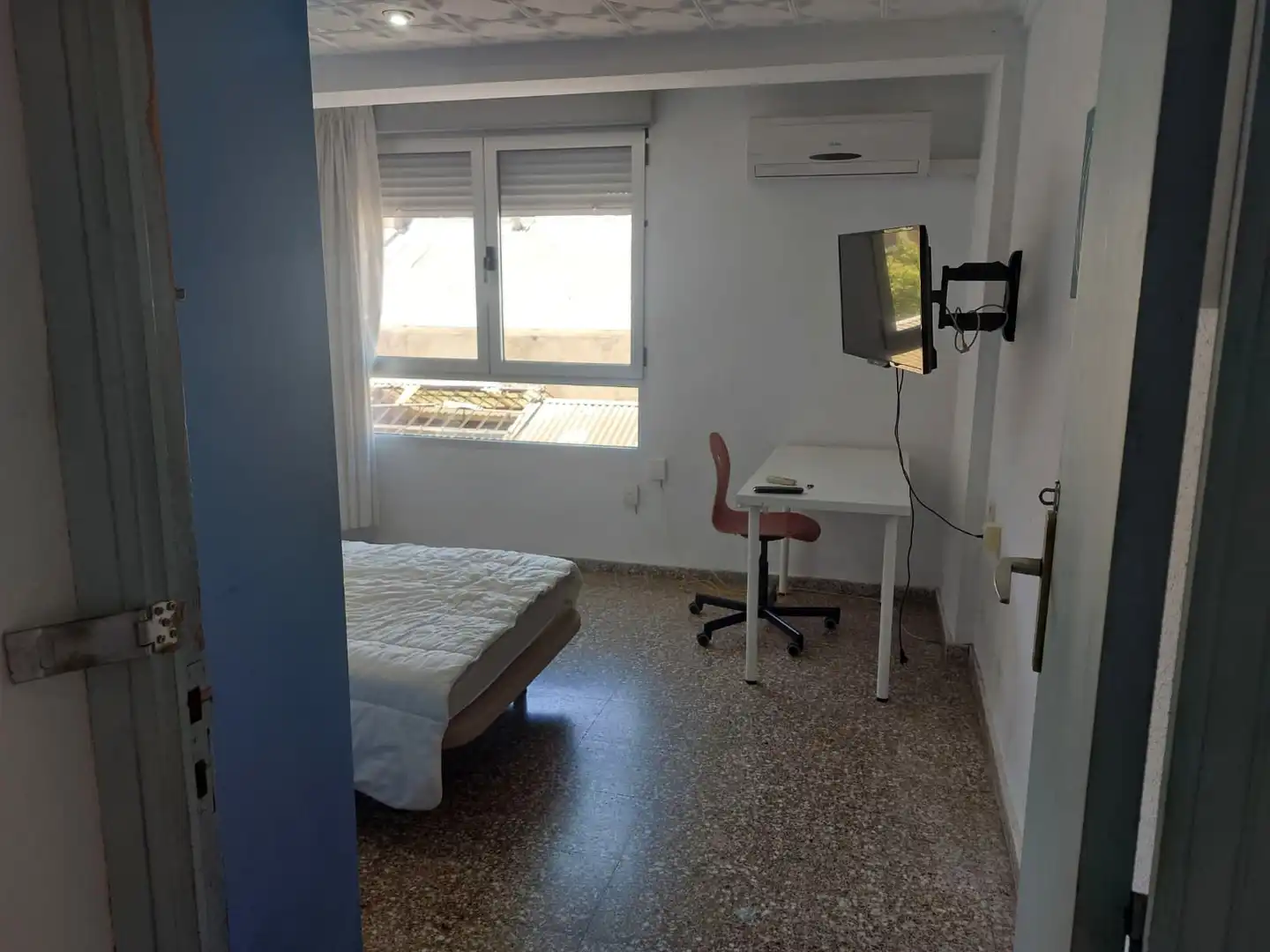 Bedroom of Flat for sale in Valencia  with Air Conditioner, Terrace and Furnished