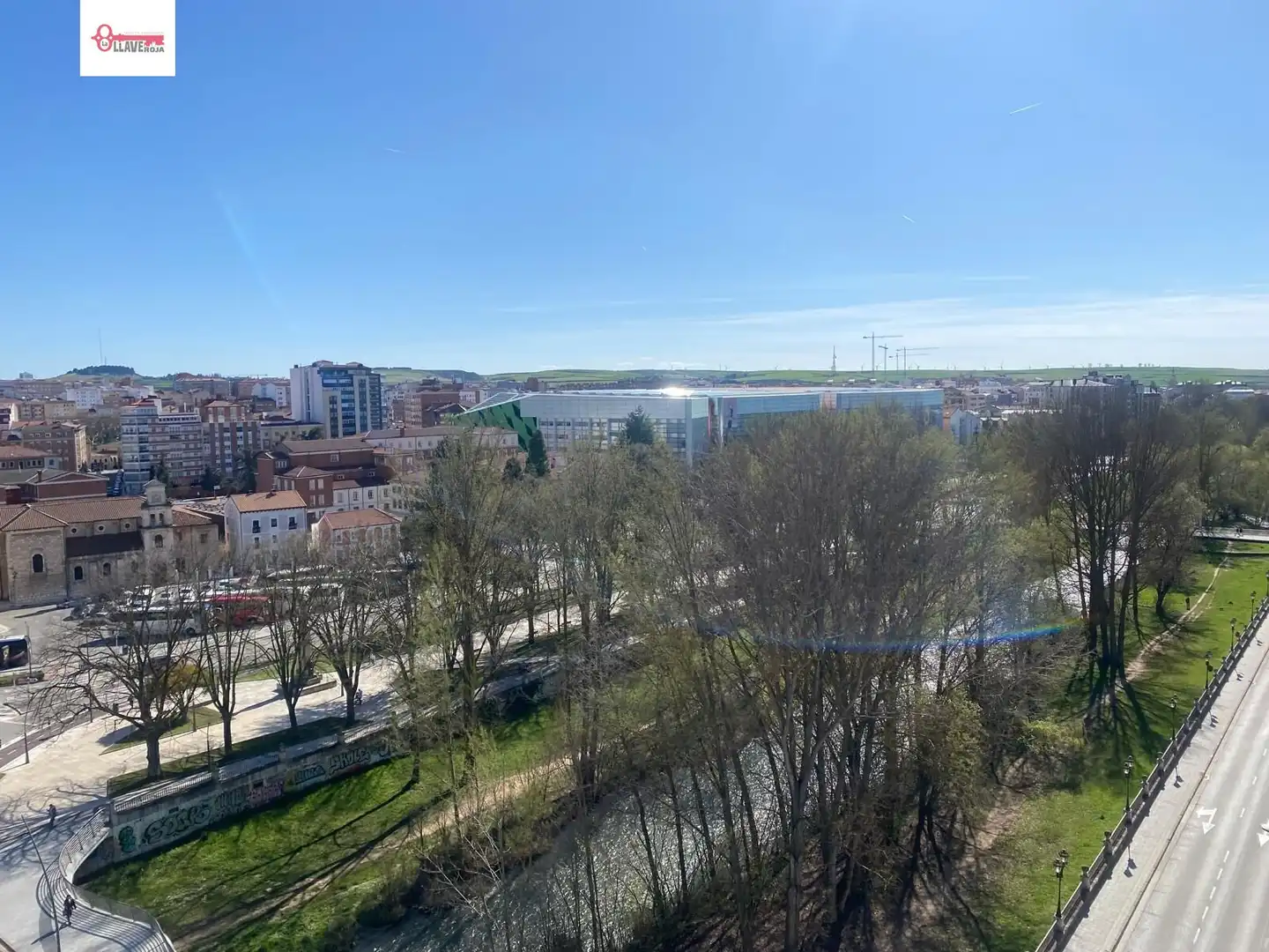 Vista exterior de Pis en venda en Burgos amb Calefacció, Terrassa i Moblat