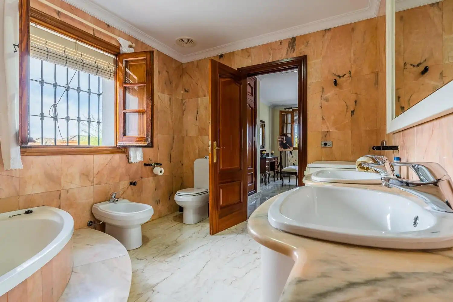 Bathroom of Houses for sale in Chiclana de la Frontera  with Air Conditioner, Private garden and Storage room