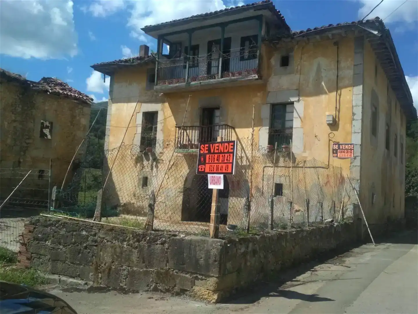 Vista exterior de Casa adosada en venda en Voto