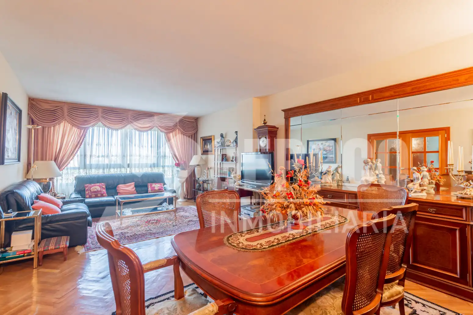 Living room of Flat for sale in Madrid  with Heating