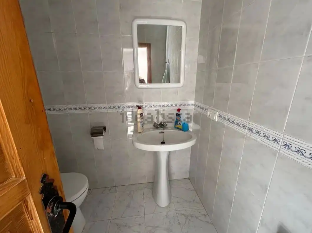 Bany de Casa o xalet en venda en Torralba de Calatrava amb Calefacció, Terrassa i Moblat