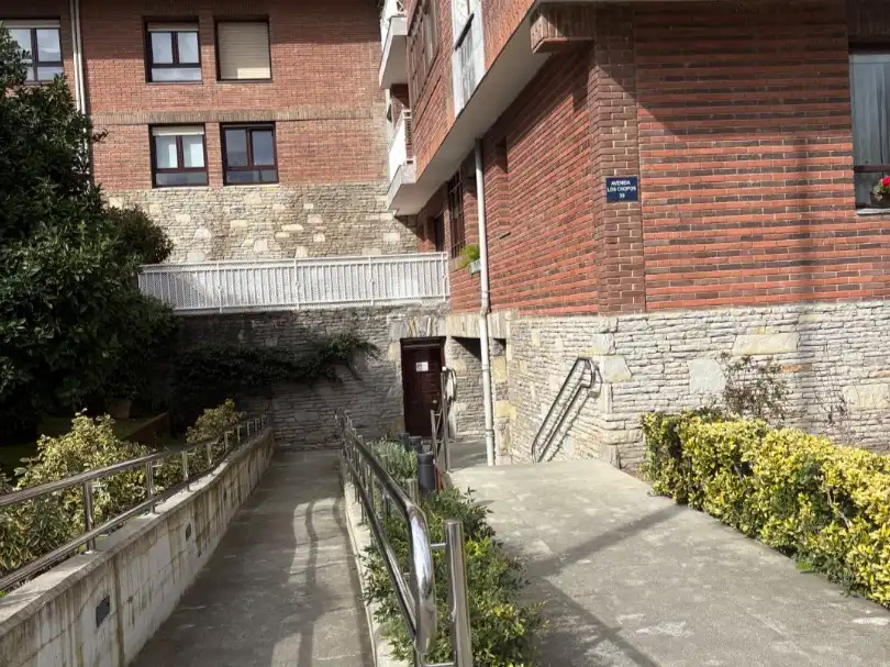 Vista exterior de Piso en venta en Getxo  con Terraza y Balcón