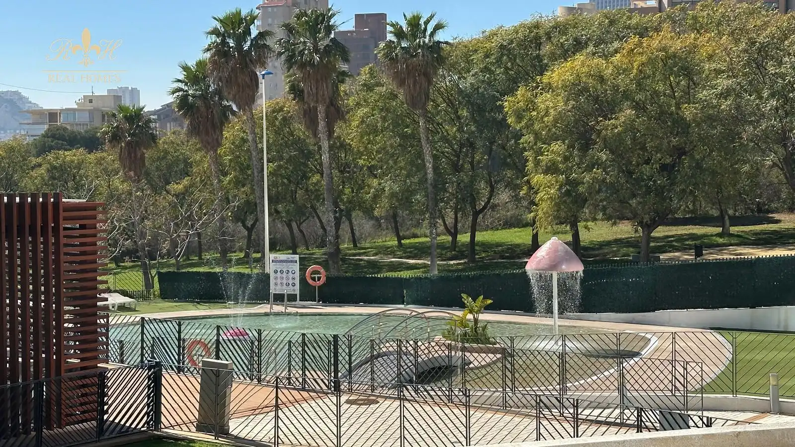Swimming pool of Flat for rent in Benidorm  with Air Conditioner, Heating and Terrace