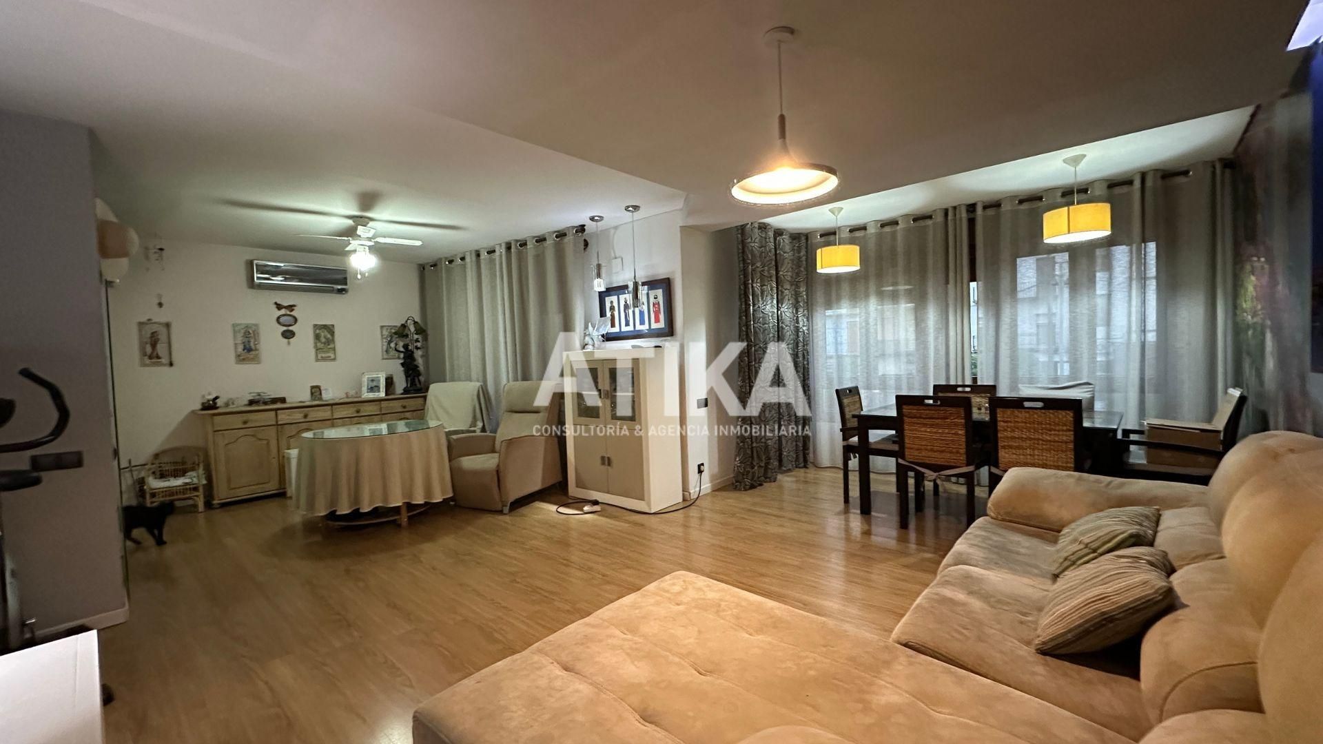 Living room of Flat for sale in Ontinyent  with Air Conditioner, Heating and Parquet flooring