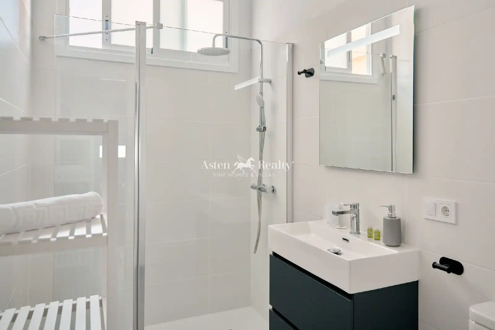 Bathroom of Buildings for sale in Icod de los Vinos