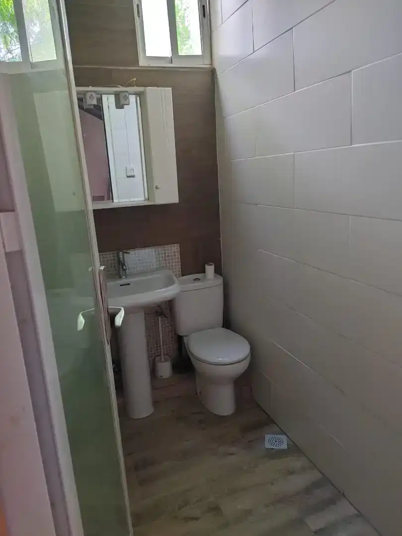 Bany de Casa adosada en venda en  Granada Capital amb Aire condicionat, Piscina i Balcó