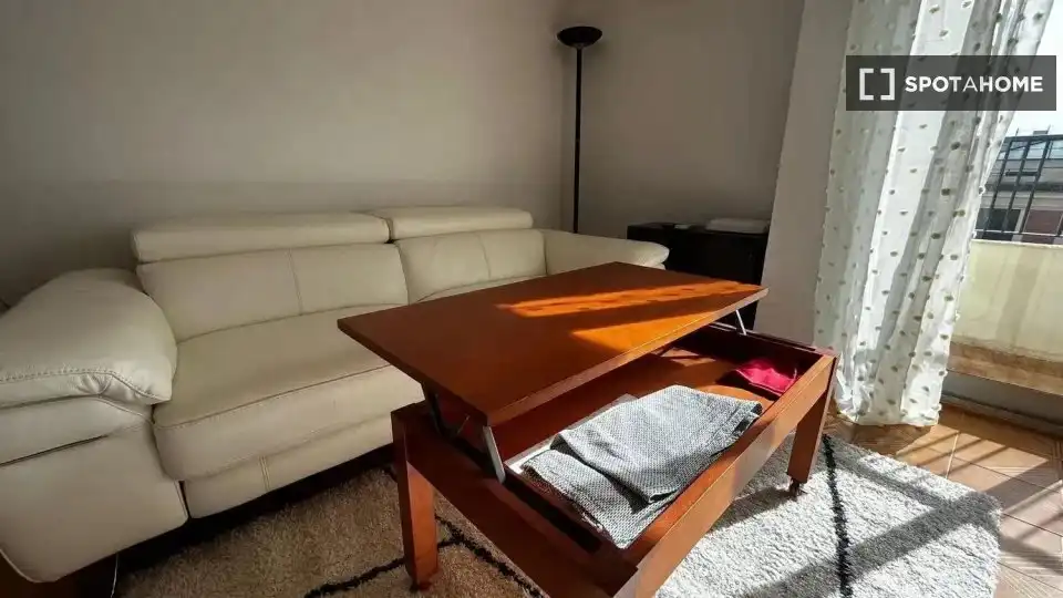 Flat with terrace to rent in Extramurs, imagen 2