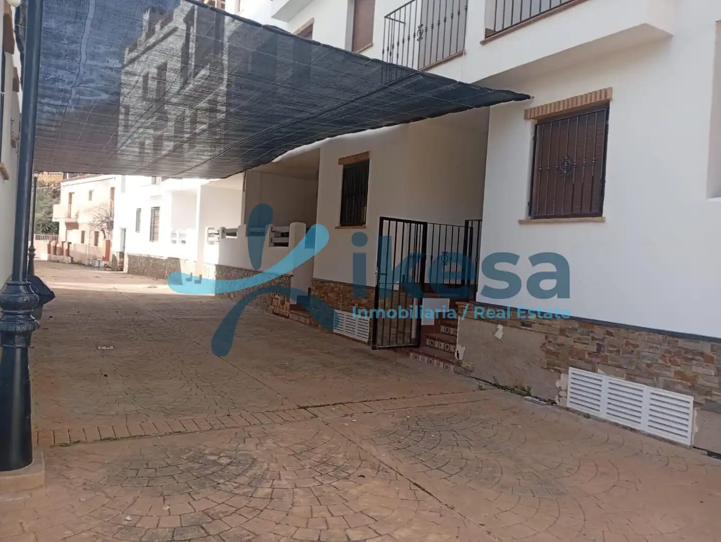 Außenansicht von Wohnung zum Verkauf in Paterna del Río mit Gemeinschaftspool