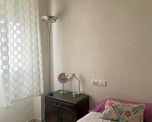 Bedroom of Flat to share in  Sevilla Capital  with Air Conditioner and Terrace