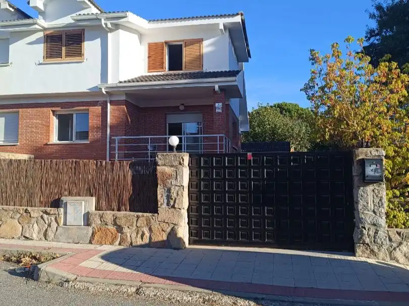 Vista exterior de Casa o chalet en venta en Iglesia - Estación
