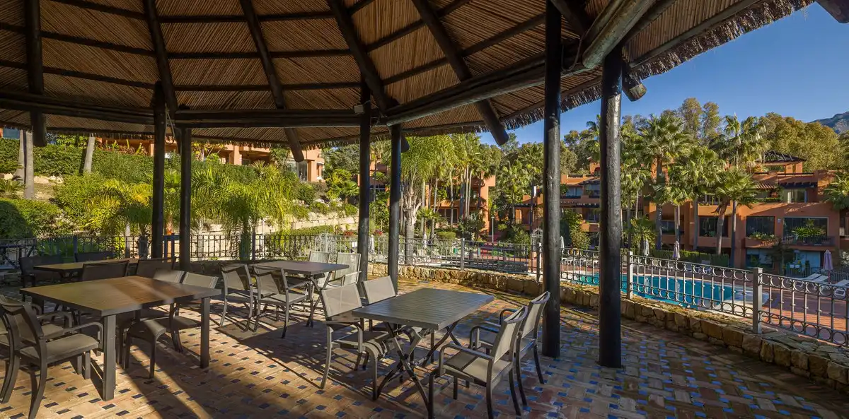 Apartament amb piscina en venda a Nueva Andalucía, imagen 17