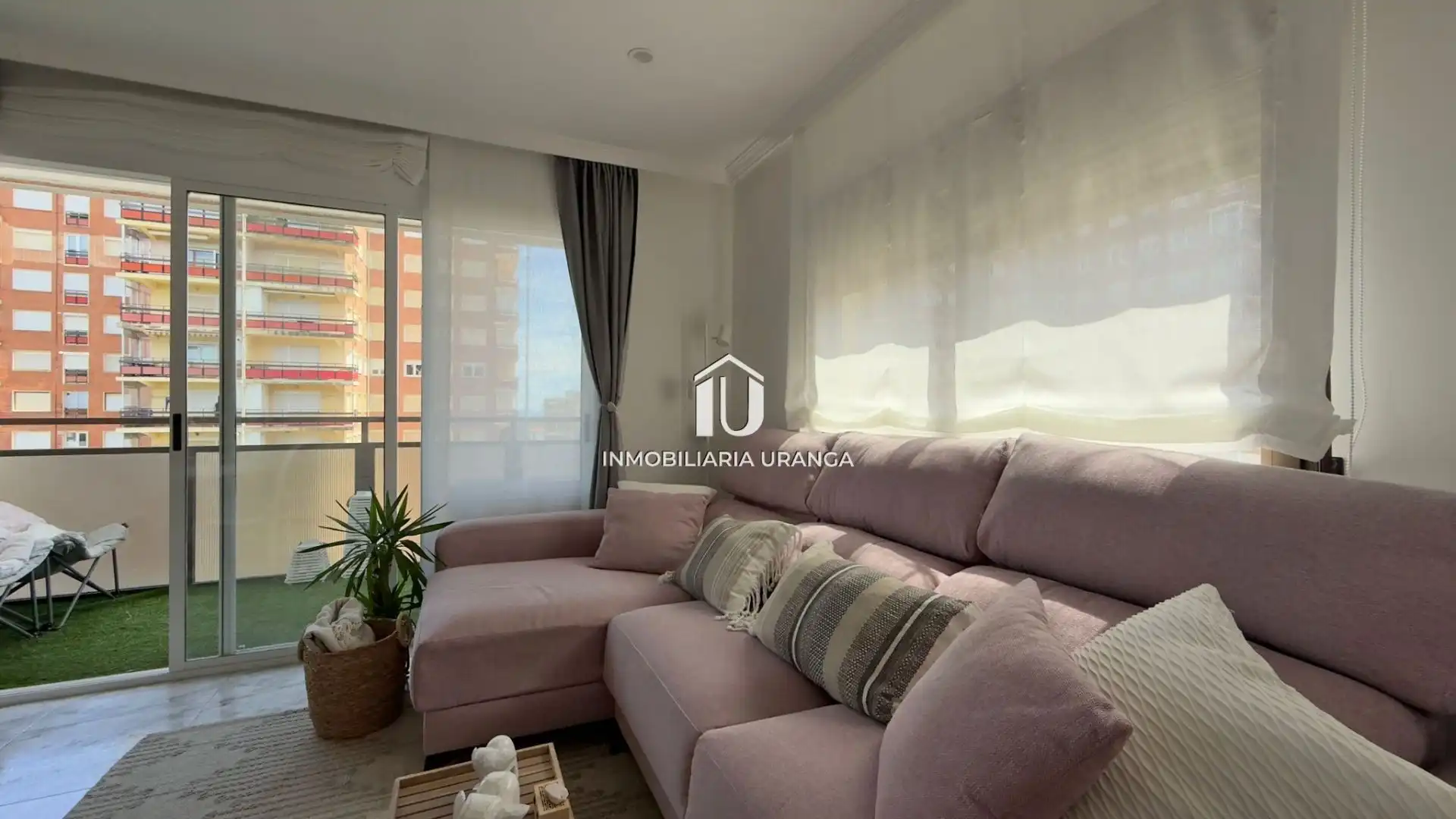 Wohnzimmer von Wohnung zum Verkauf in Laredo mit Heizung, Terrasse und Möbliert