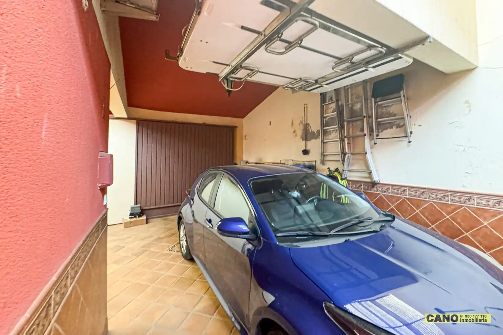 Parking de Casa o chalet en venta en Almería con Aire acondicionado, Calefacción y Piscina