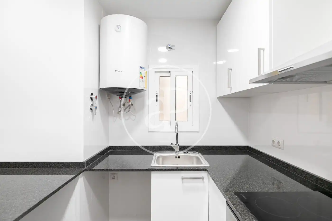 Küche von Wohnung zum Verkauf in Barcelona mit Terrasse