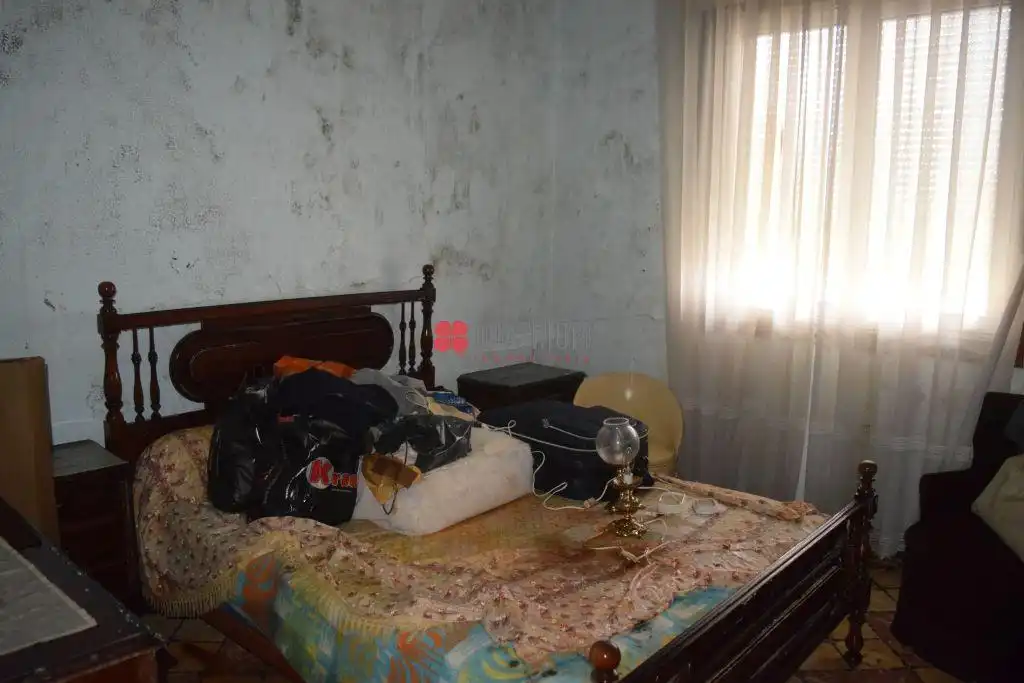 Habitación de Edificio en venta en A Estrada 