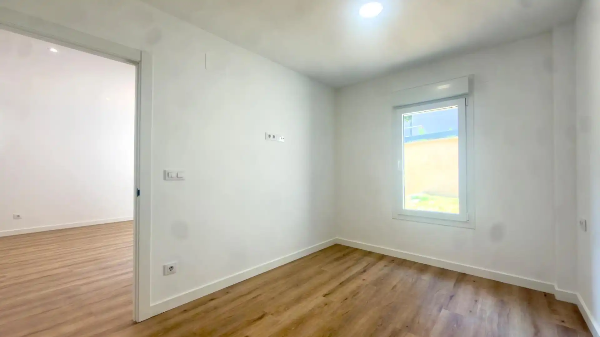Planta baja en venta en Ourense Capital  con Calefacción, Jardín privado y Terraza