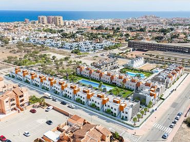 Bungalow con piscina in vendita a Nueva Torrevieja - Aguas Nuevas