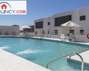 Swimming pool of Single-family semi-detached to rent in Dos Hermanas  with Air Conditioner, Heating and Private garden