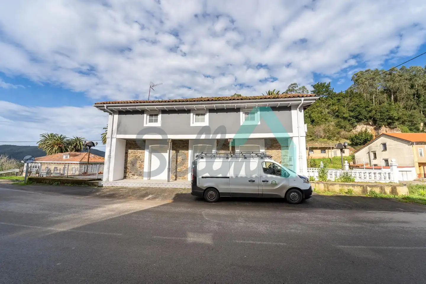 Vista exterior de Casa o xalet en venda en Cudillero amb Terrassa