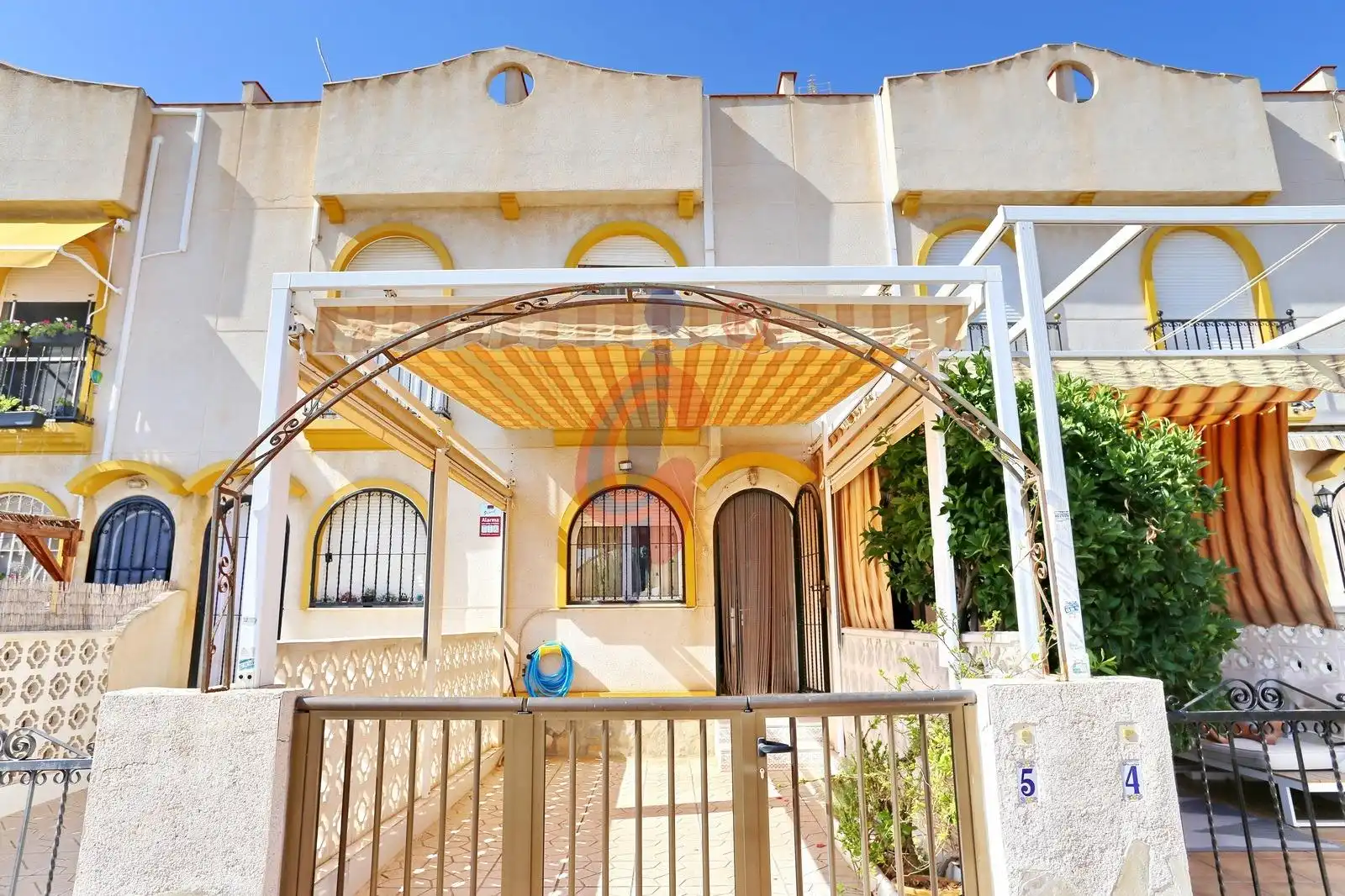 Jardí de Casa adosada en venda en Guardamar del Segura amb Jardí privat, Terrassa i Moblat