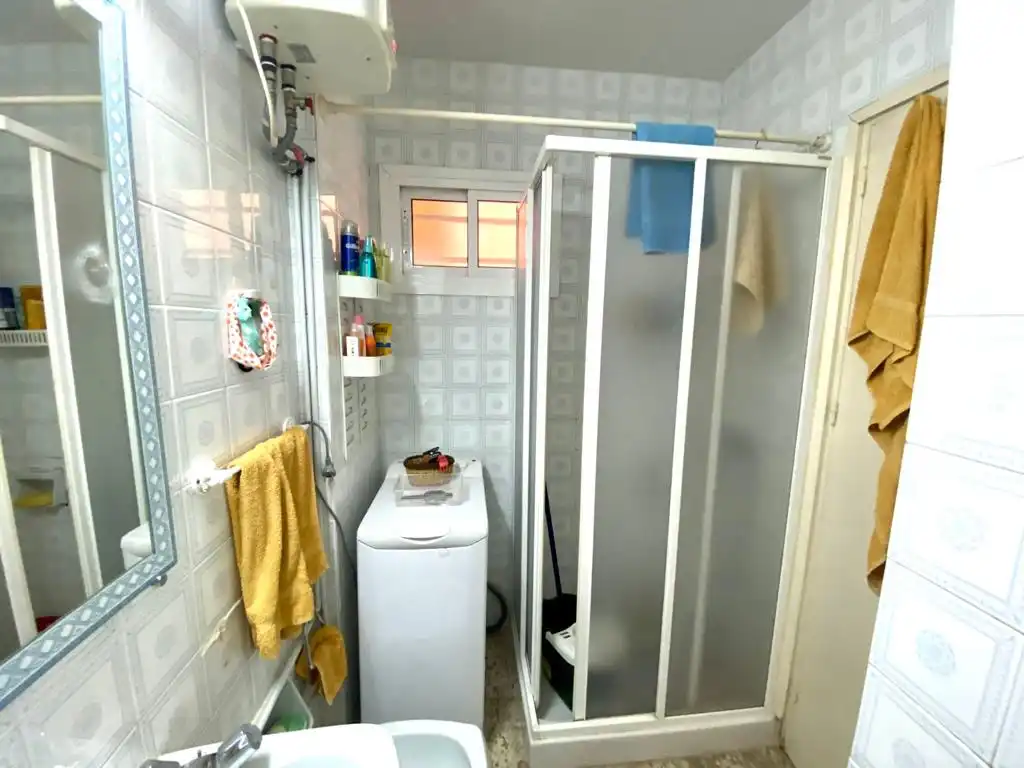 Baño de Estudio en venta en Benalmádena con Terraza y Amueblado