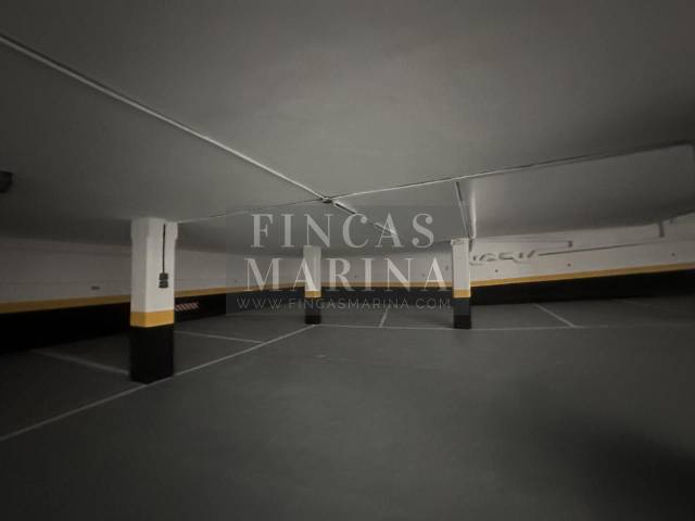 Garaje en Alquiler en Carrer de les Colomeres en Centre - Estació