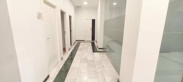 Local comercial en Alquiler en Avenida Ronda de los Tejares, 28 en Zona Centro