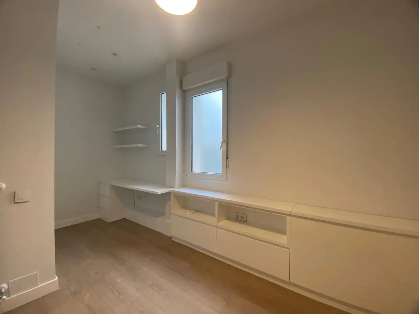 Dormitori de Apartament de lloguer en Madrid amb Aire condicionat, Calefacció i Moblat